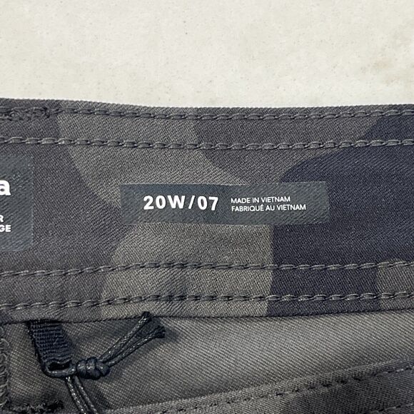 Prana Womens Halle Short Plus II Camo 20 W x 7" Standard Fit Stretch UPF Shorts - Picture 12 of 16